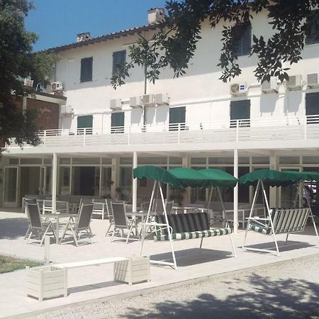 Hotel Raffaelli Villa Angela Форте дей Марми Екстериор снимка